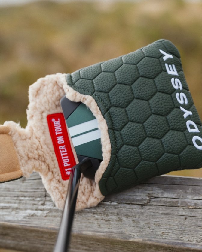 Odyssey TRTL Headcover in Grün mit Sechseckmuster und Teddyfutter